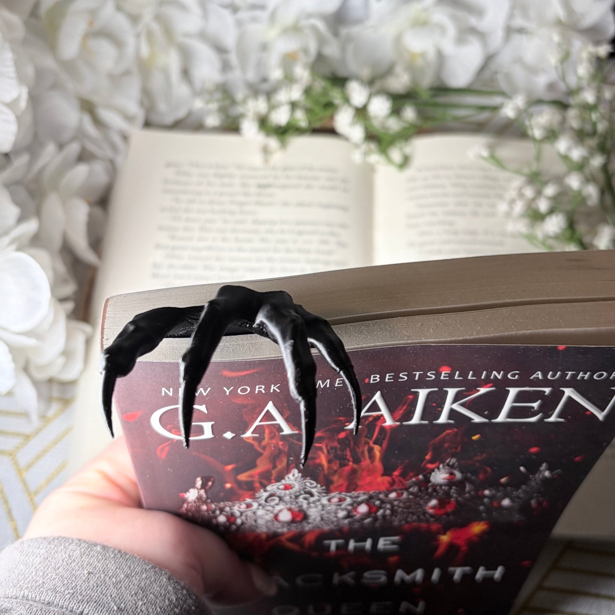 3D Printed Claw Bookmark | Book Accessory