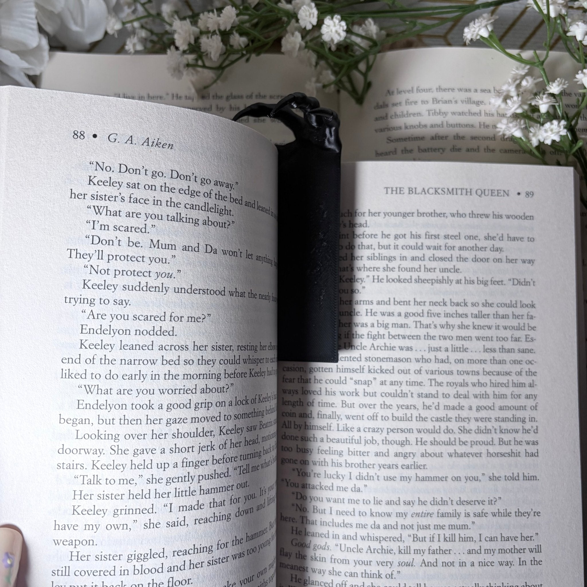 3D Printed Claw Bookmark | Book Accessory