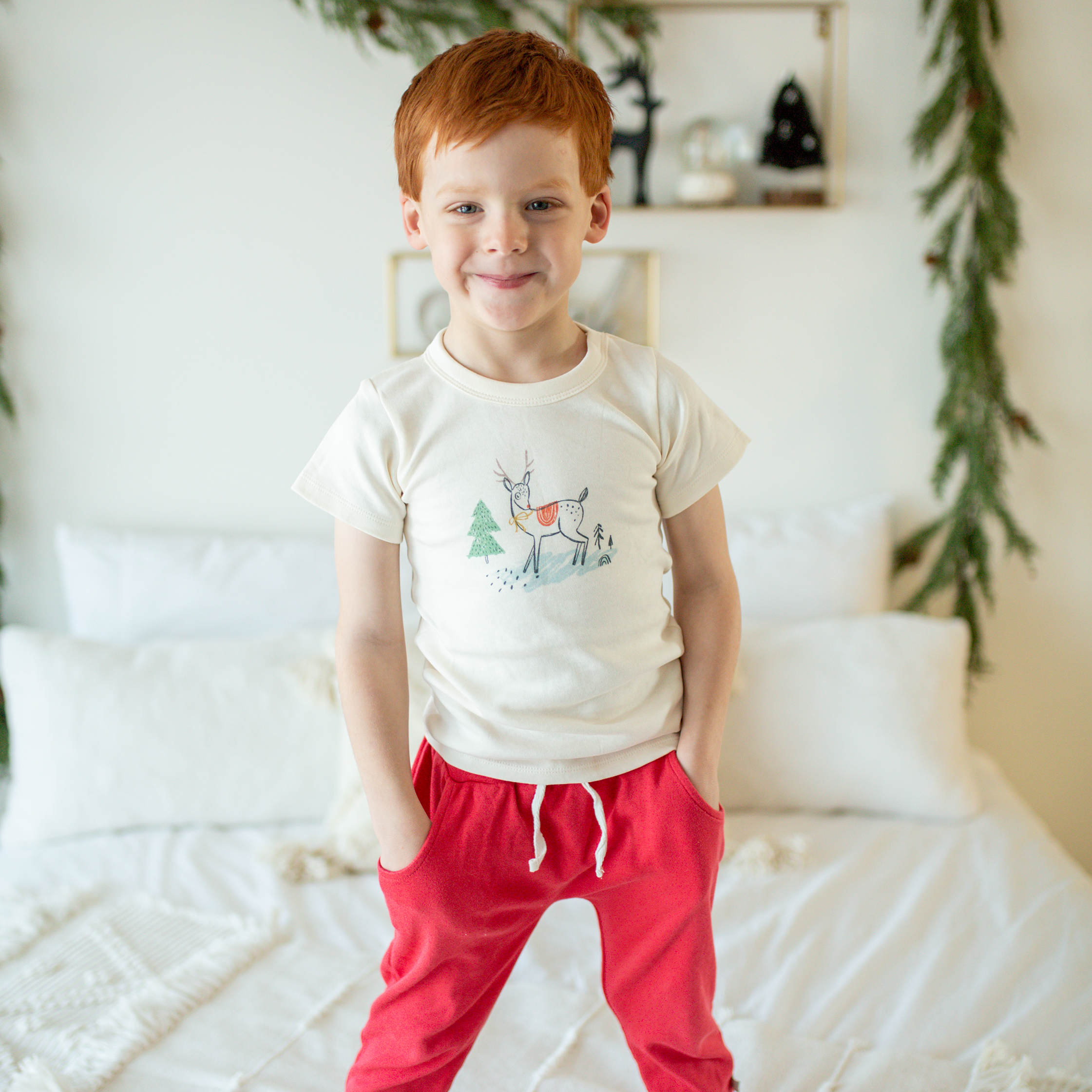 graphic tee | christmas deer