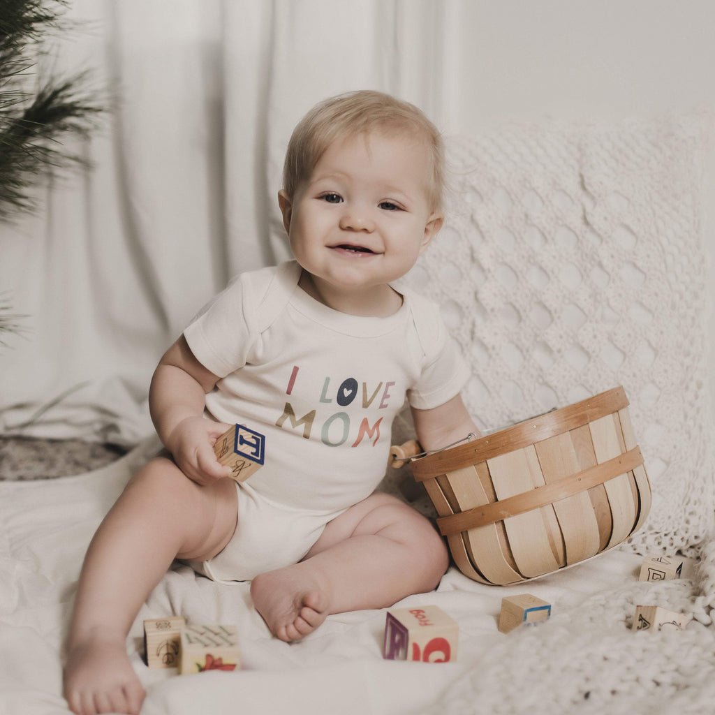 graphic bodysuit | love mom